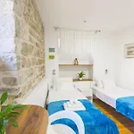 Agata House Hvar شقة